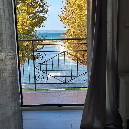 La Casetta Del Nonno Capodimonte Exterior foto